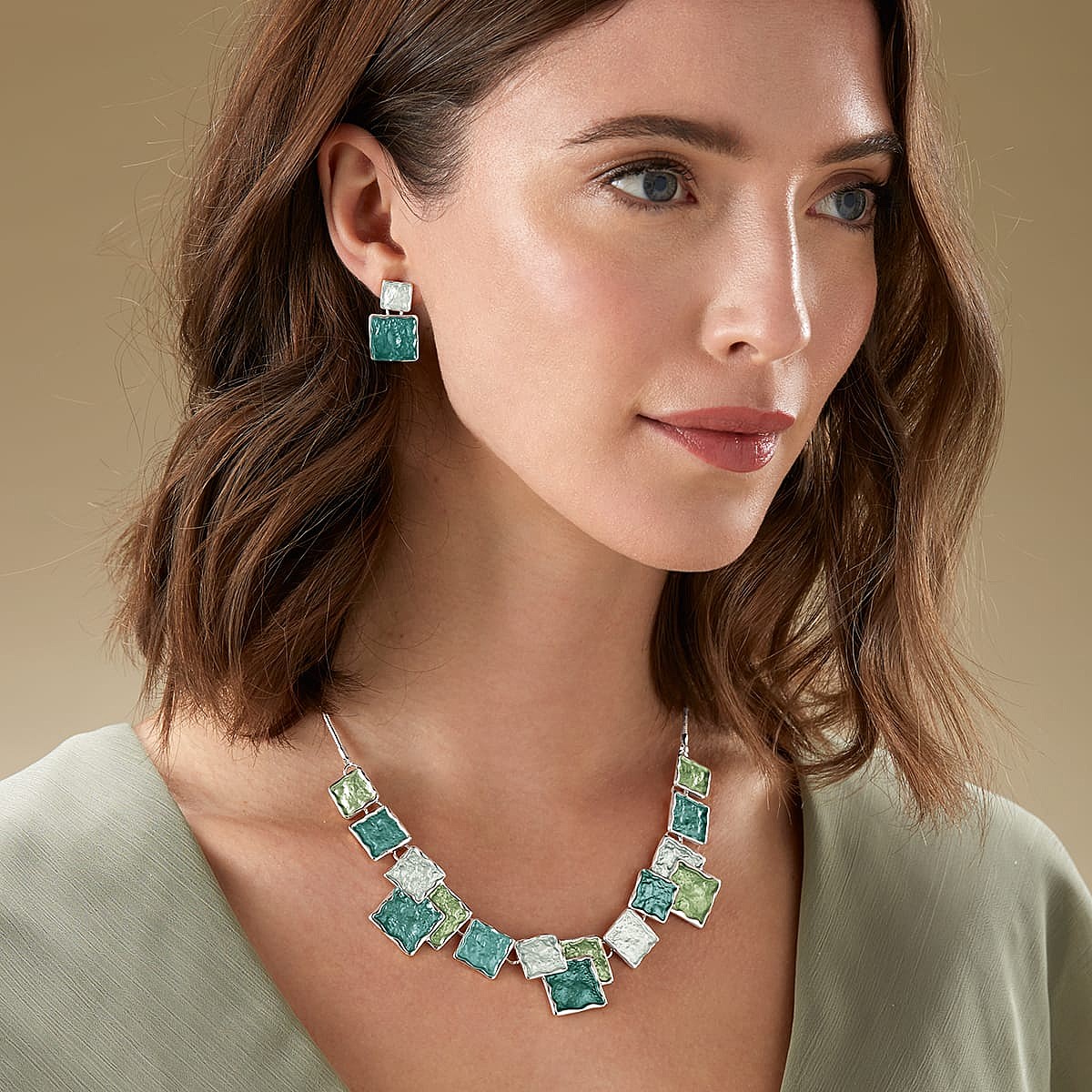 Fair & Square Green Necklace & Earrings
