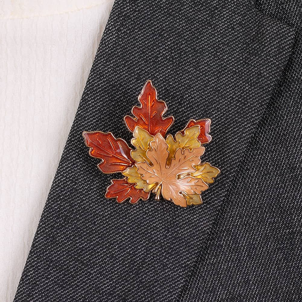 Maple leaf pins brooches deals