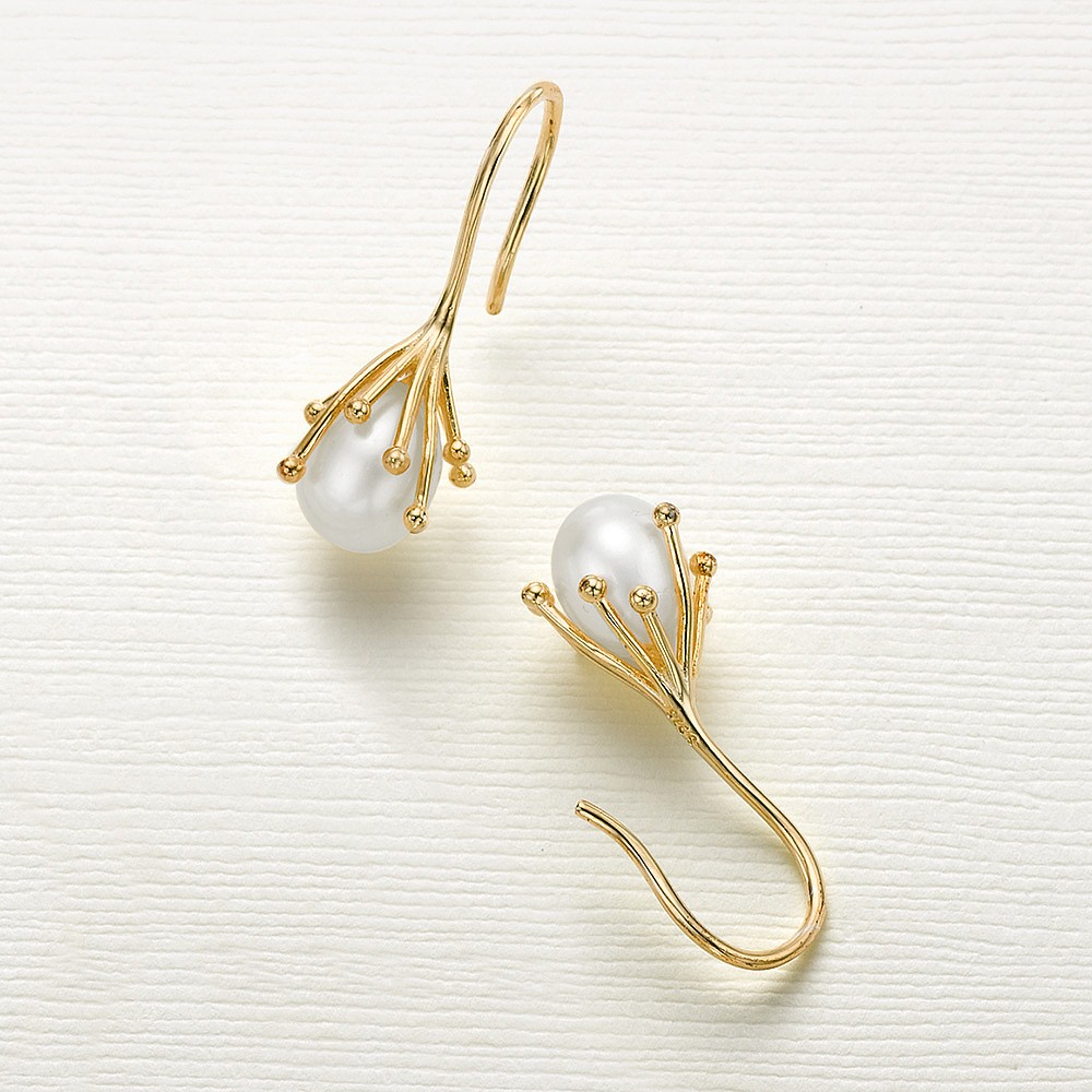 Gilded Wisdom in Bloom Pearl Earrings