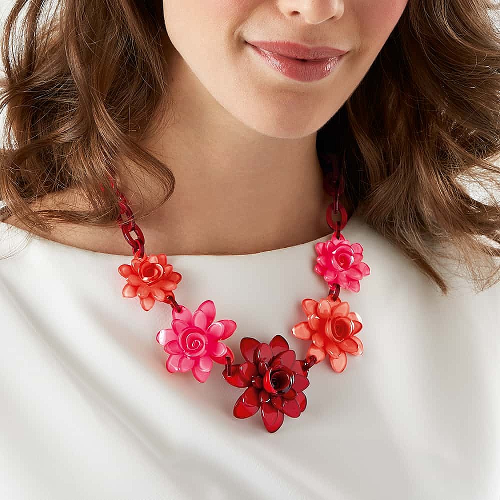 Resin shop statement necklace