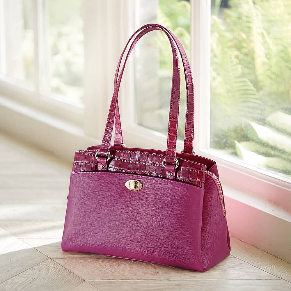 Magenta À La Mode Leather Bag