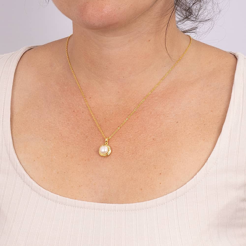 Promise of Pearl Gold-Plated Pendant