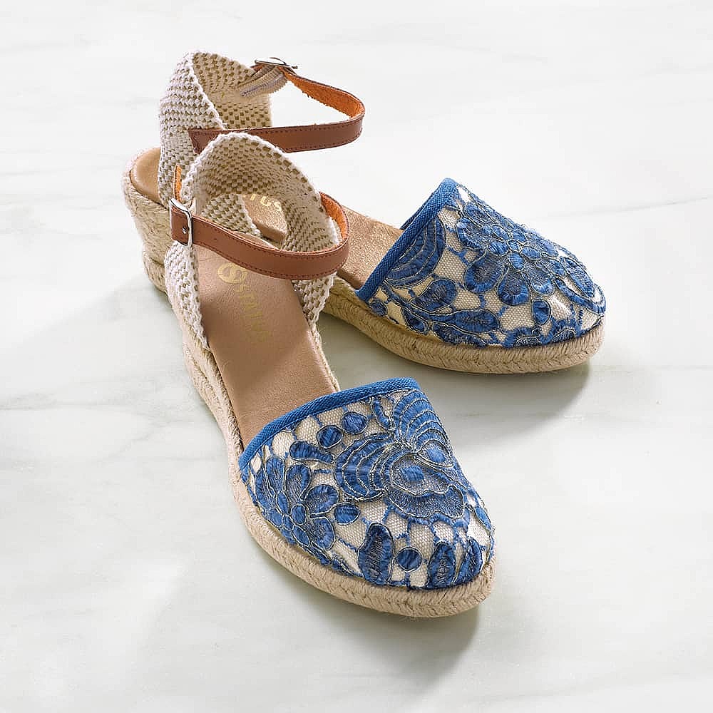 Follow the Florals Espadrilles 