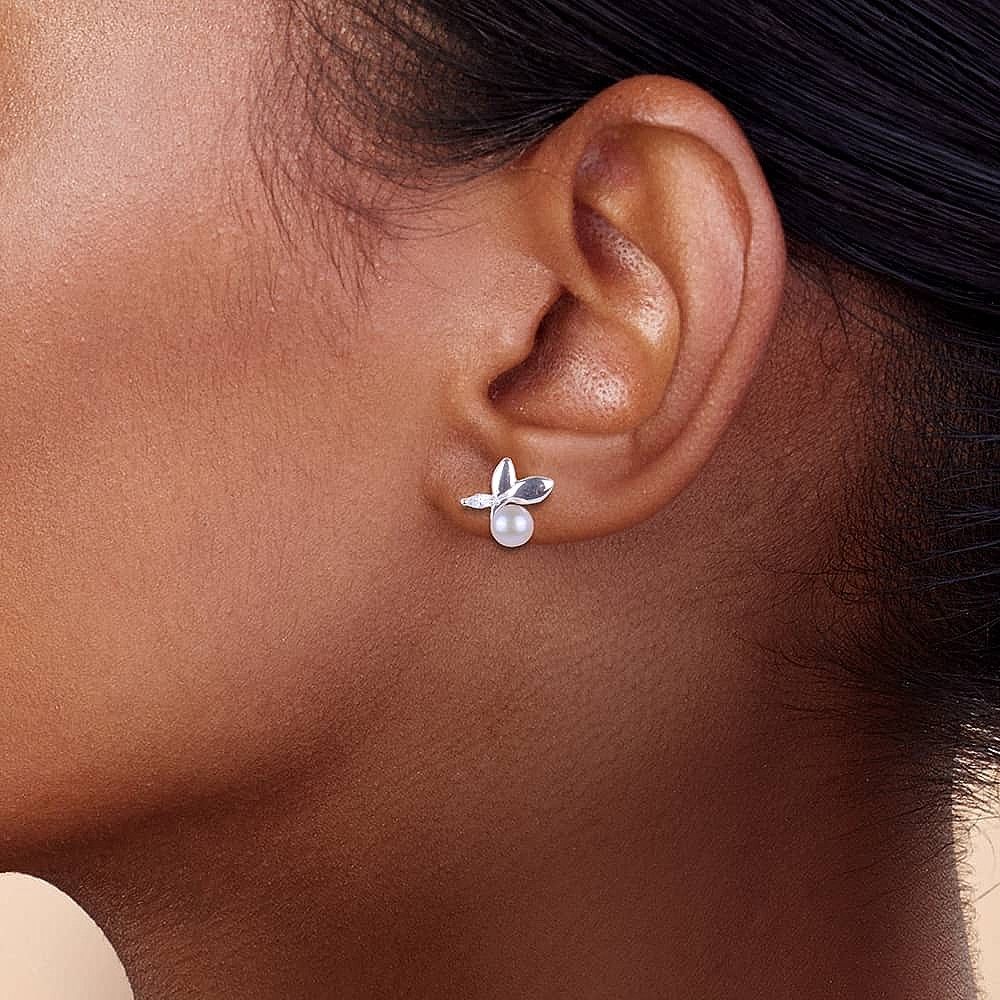 Pearl In Petals Stud Earrings