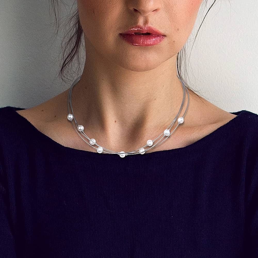Pearl Position Silver Necklace