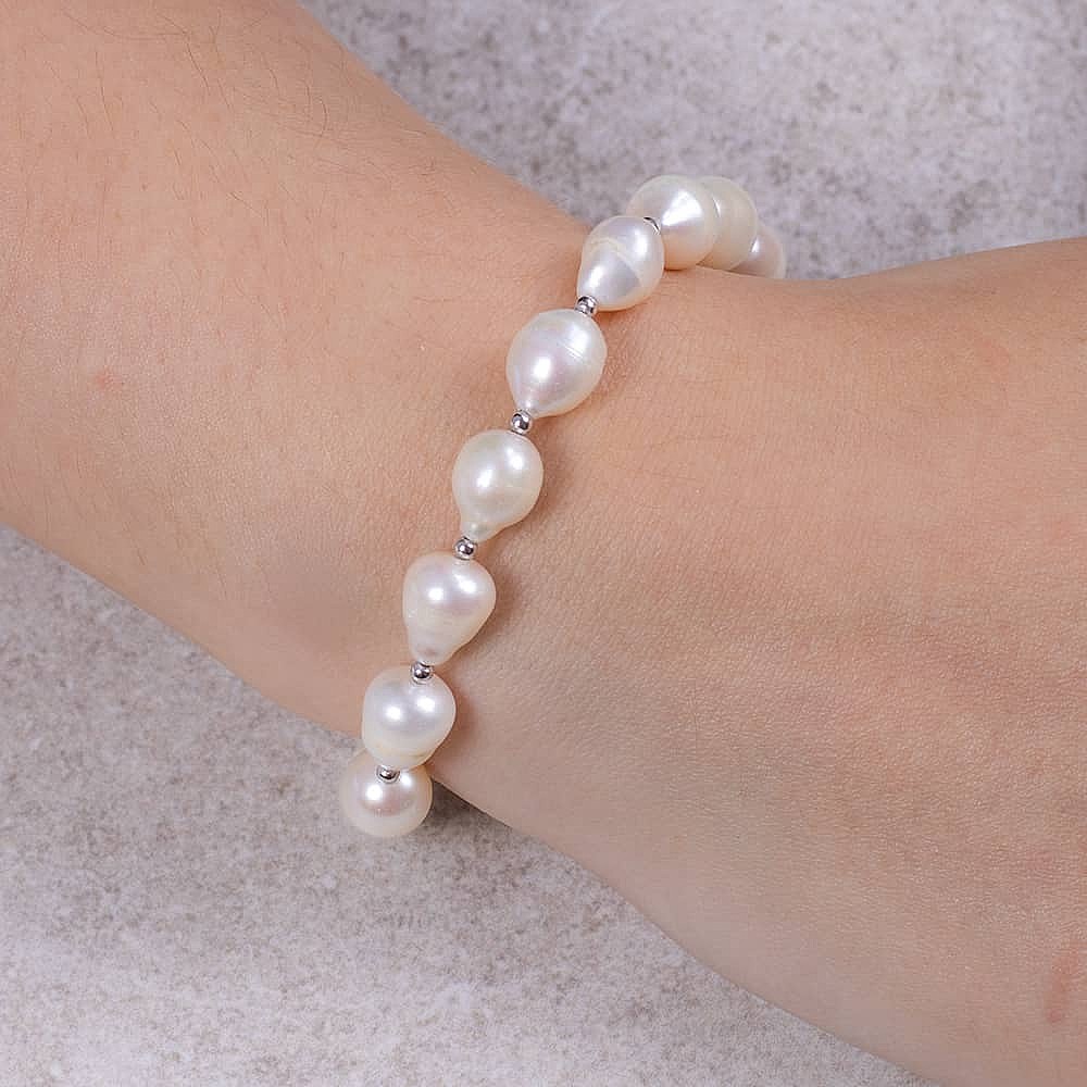Poised for Perfection Pearl Bracelet