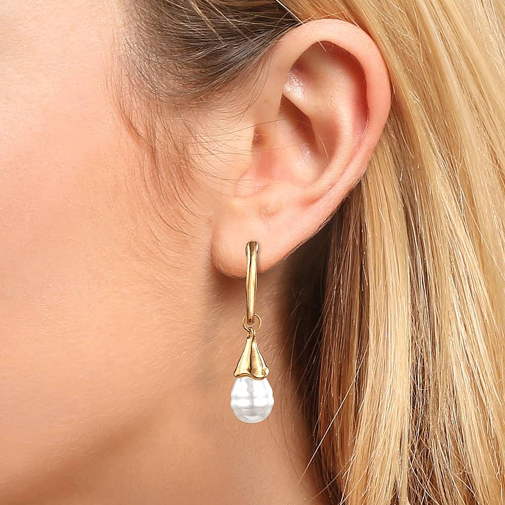 Breezing Through Earrings