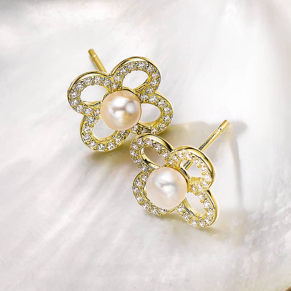 Poised Petals Stud Earrings