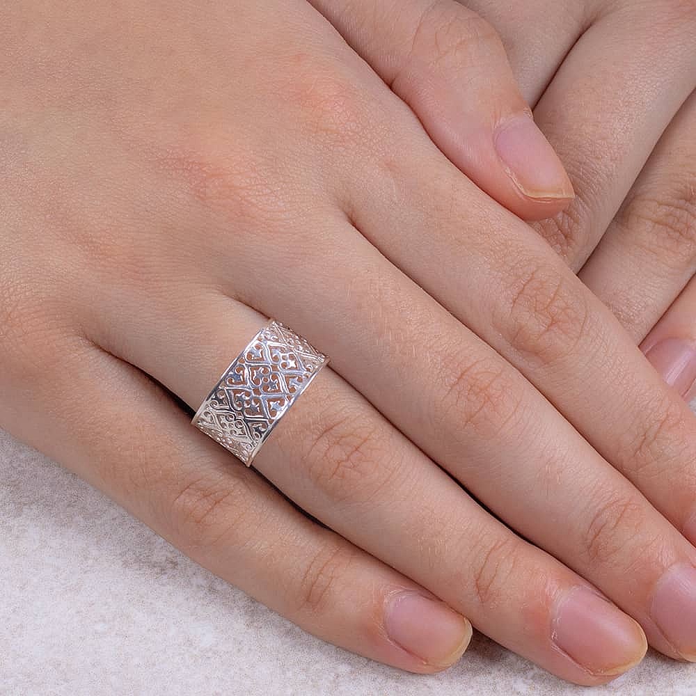 Finely Framed Silver Ring