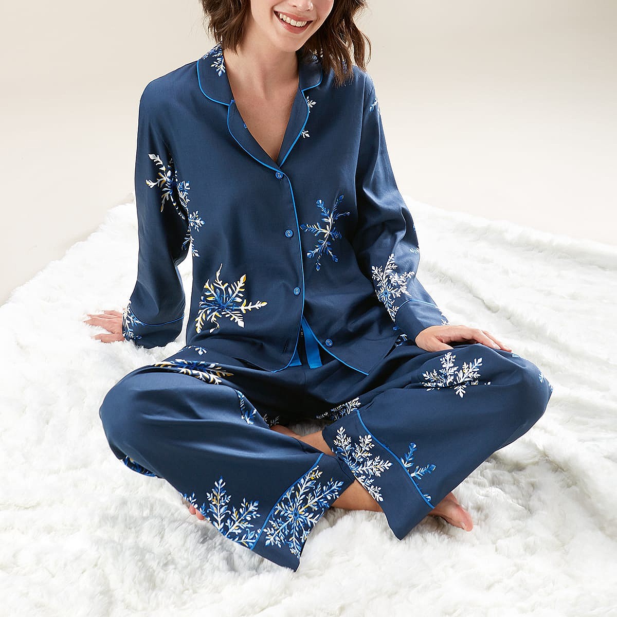 Navy Snowy Scene Snowflake Pyjama Set Pia Jewellery
