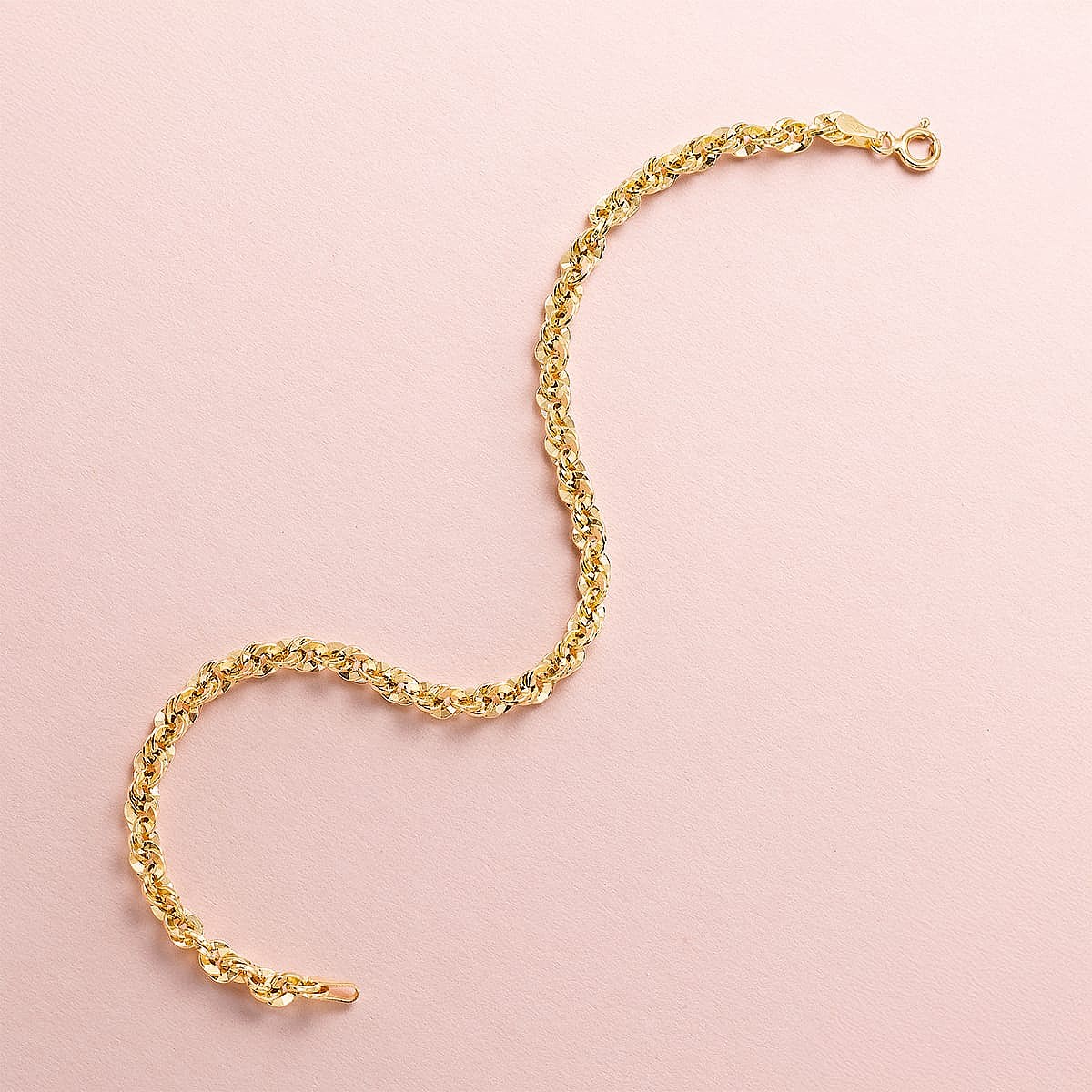 Refined Lines Gold Bracelet