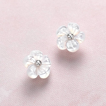Petals In Pearl Stud Earrings