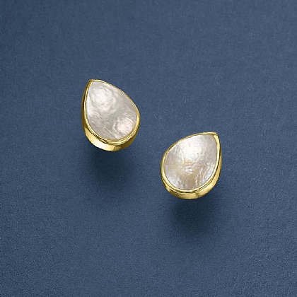 Pure Poise Pearl Stud Earrings