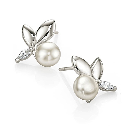 Pearl In Petals Stud Earrings