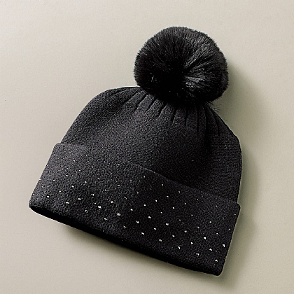 Winter Wishes Black Hat