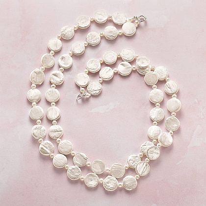 Poised Presence Pearl Necklace